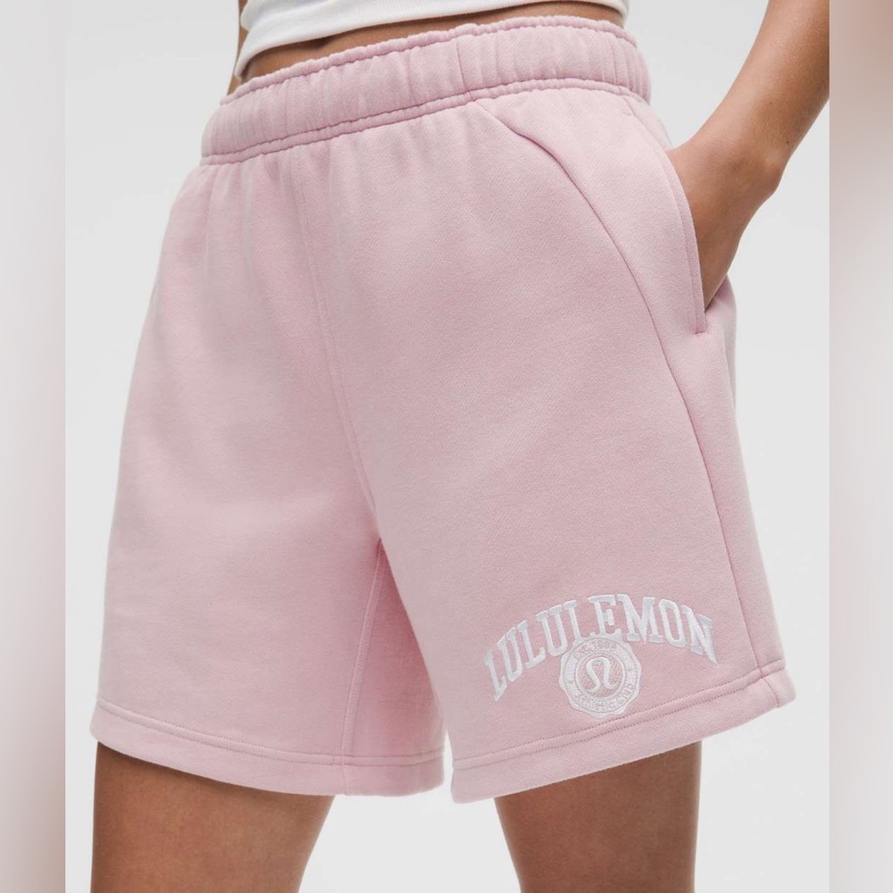 *SOLD* NWT! Lululemon 🍋 Scuba Mid-Rise Oversized Short 7"